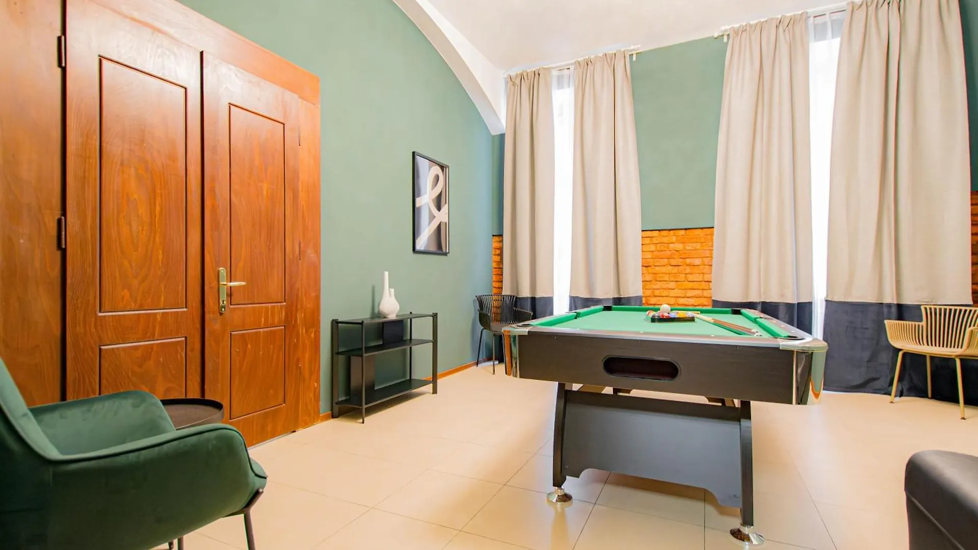 Magnificent Apartment With Sauna And Billiards Prague