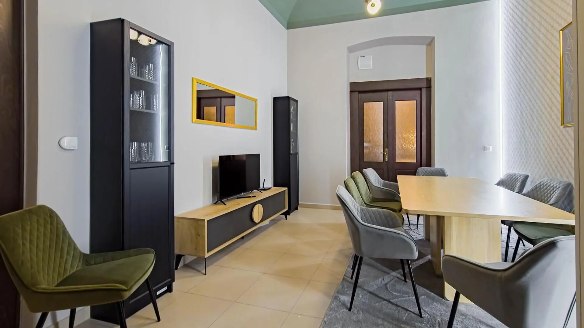 Magnificent Apartment With Sauna And Billiards Prague