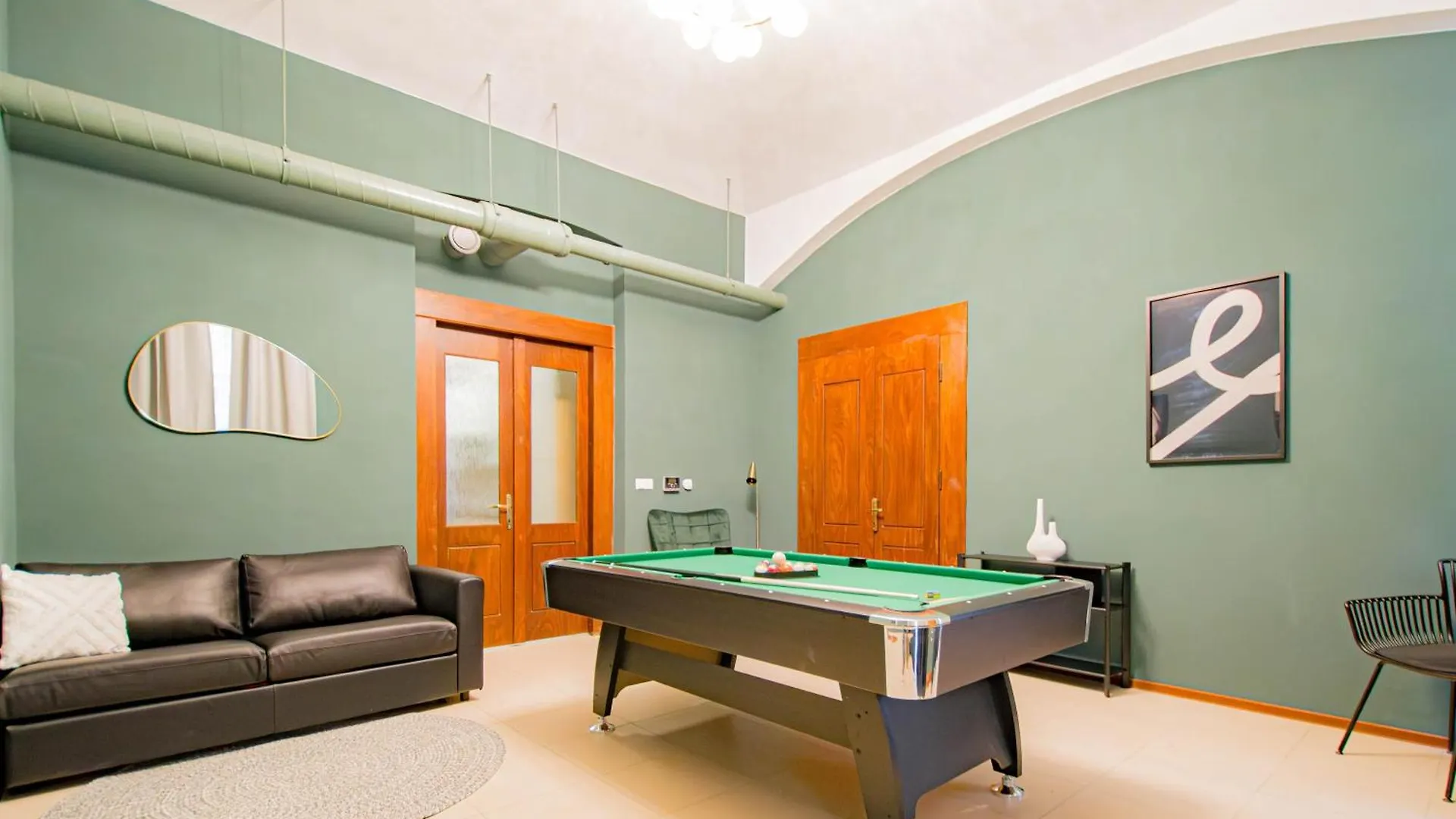 Magnificent Apartment With Sauna And Billiards Praag