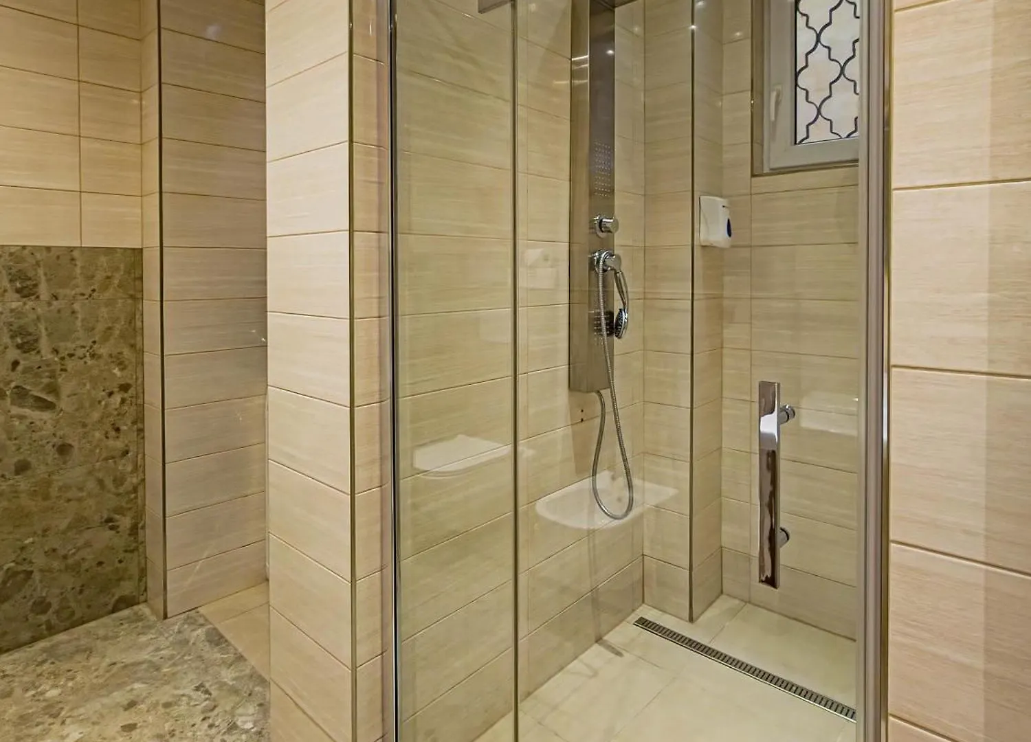 Magnificent Apartment With Sauna And Billiards Prague