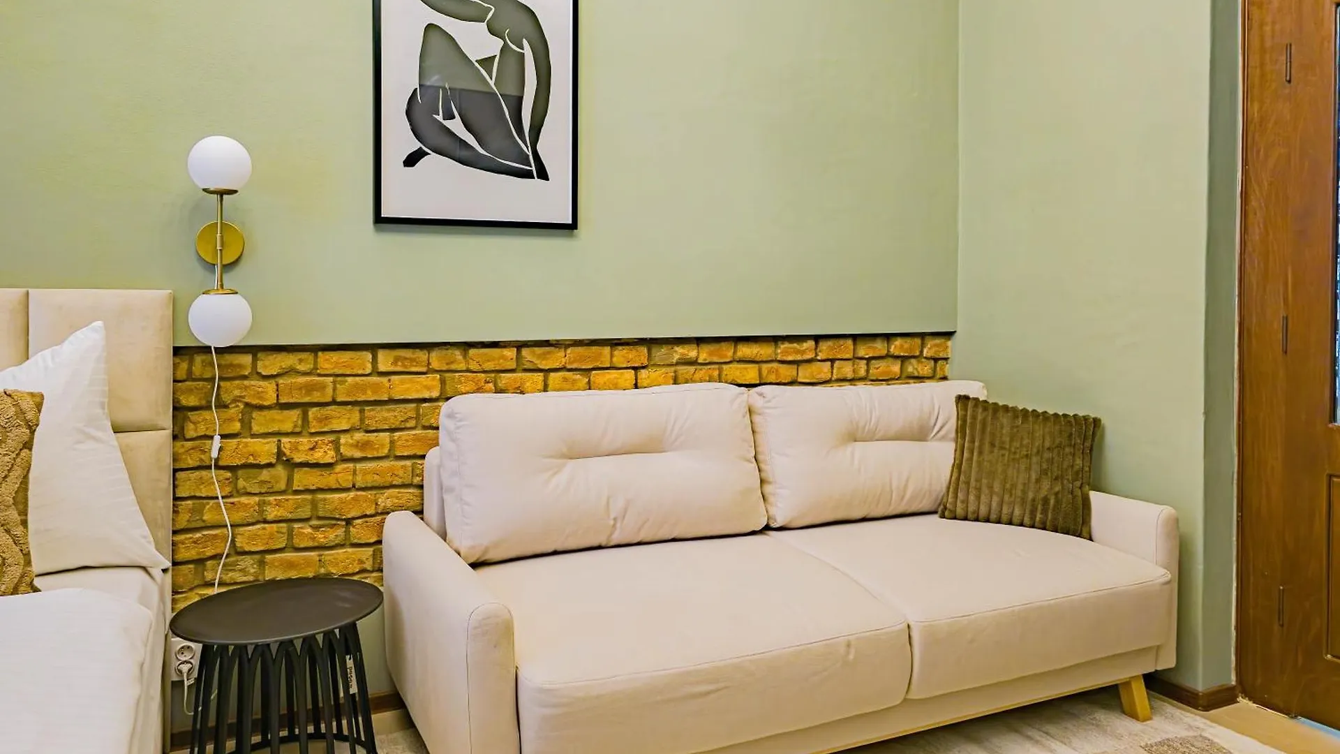 Magnificent Apartment With Sauna And Billiards Prague